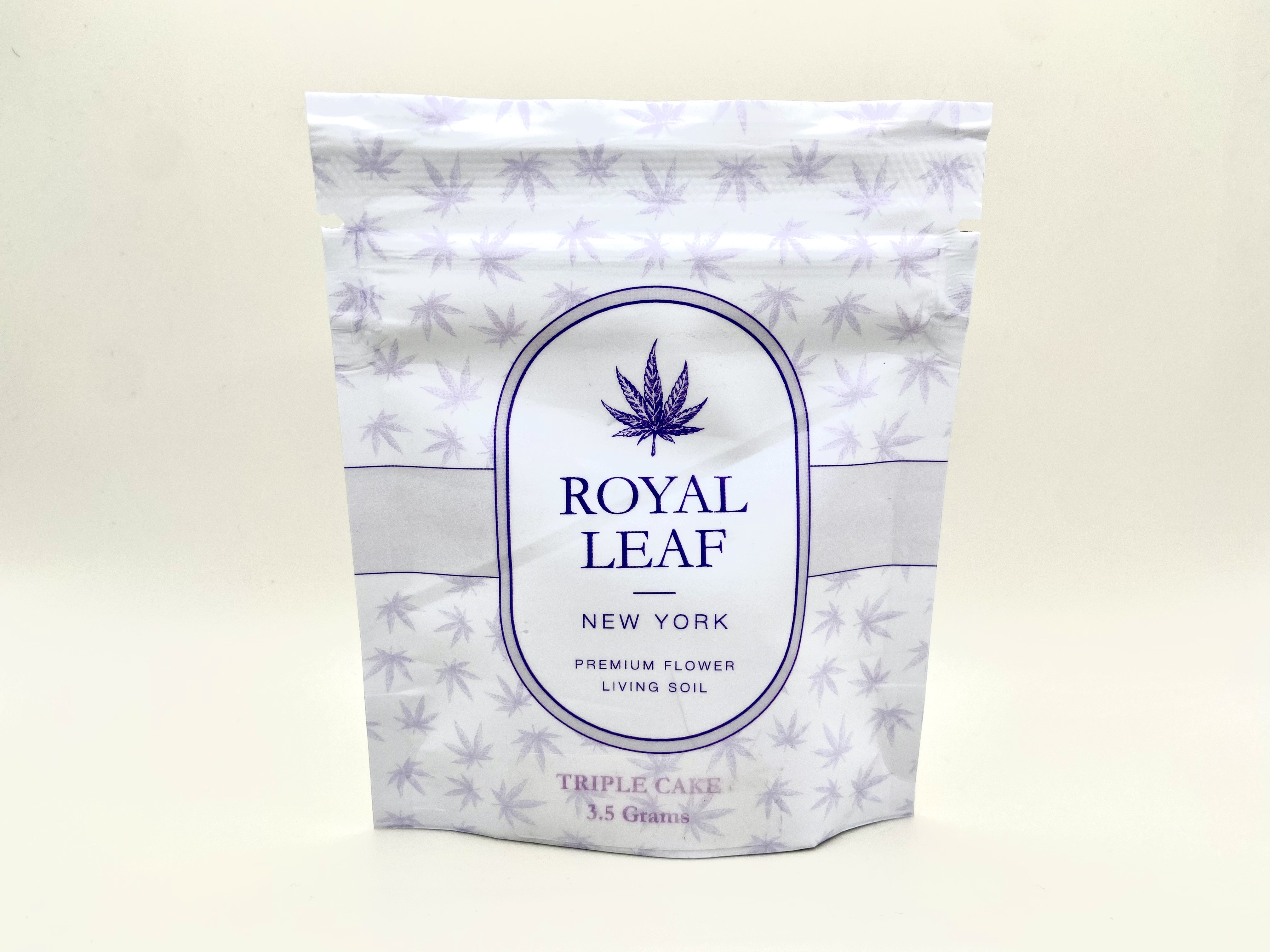Photograph of product: Royal Leaf - Triple Cake - 3.5g