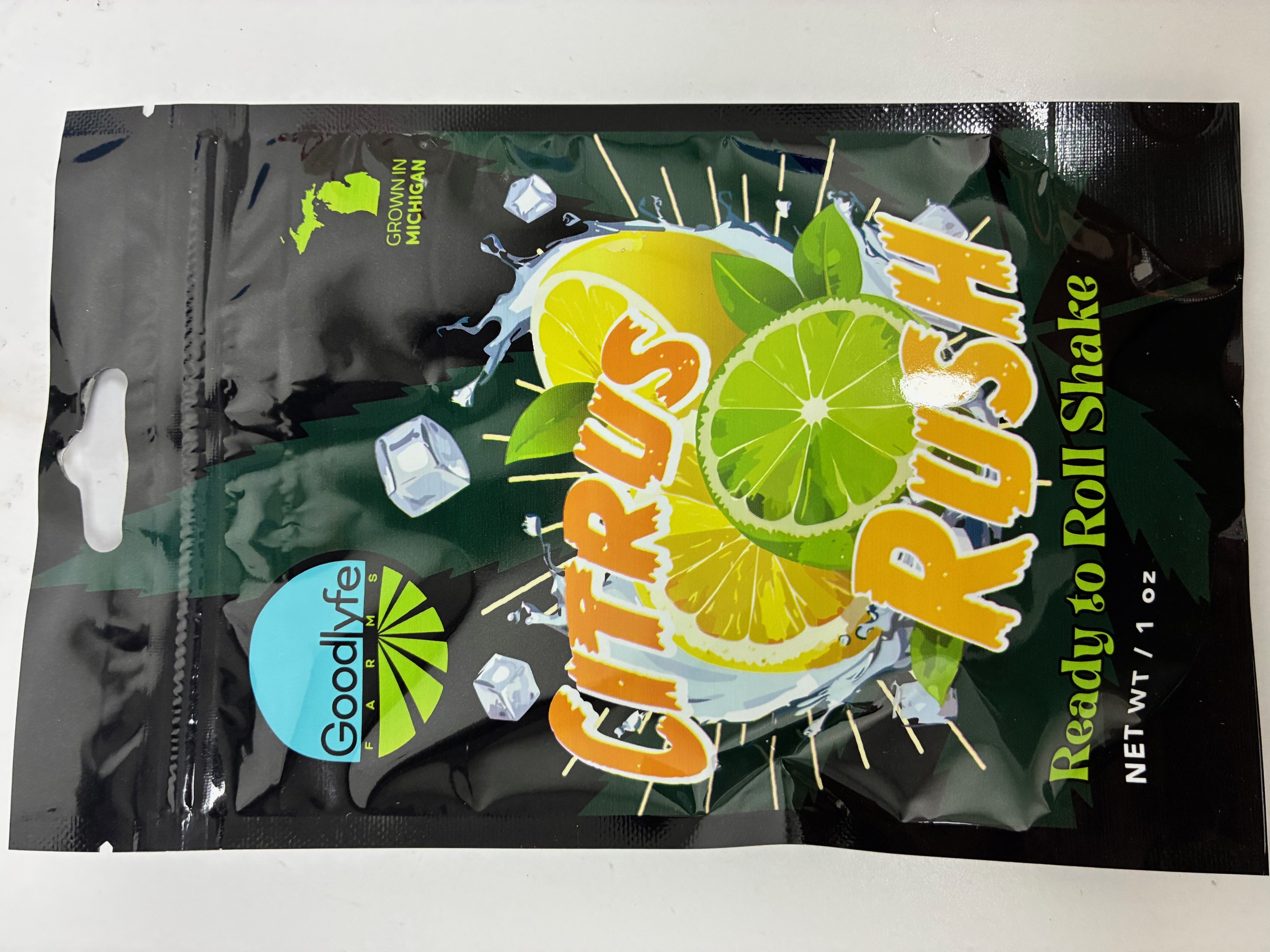 Photograph of product: Goodlyfe - Citrus Rush Ready to Roll Shake OZ - 28g