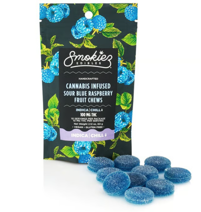 Photograph of product: E118 | Smokiez | Sour Blue Raspberry | Fruit Chew | 100mg