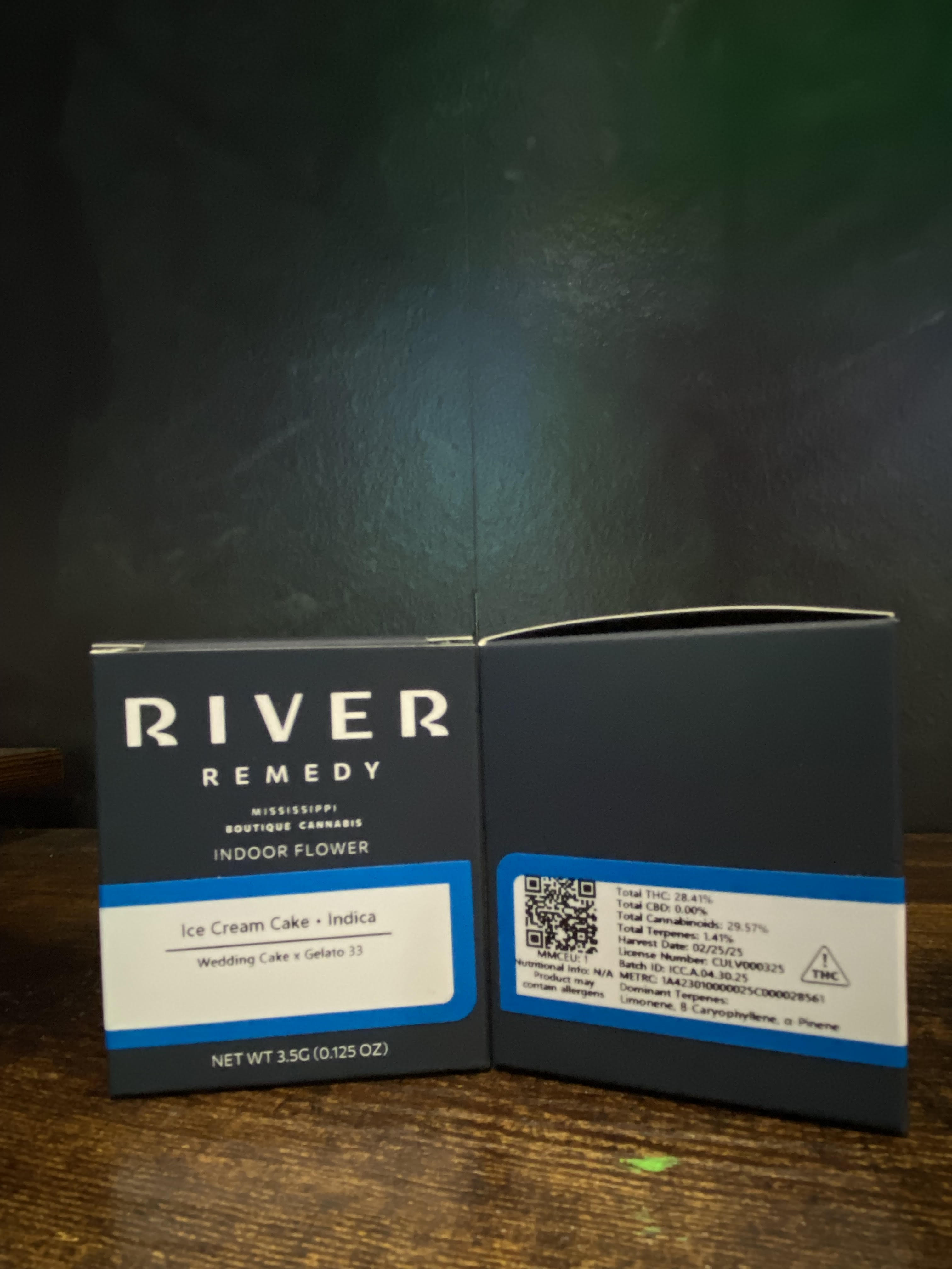 Photograph of product: Ice Cream Cake River Remedy - 3.5g