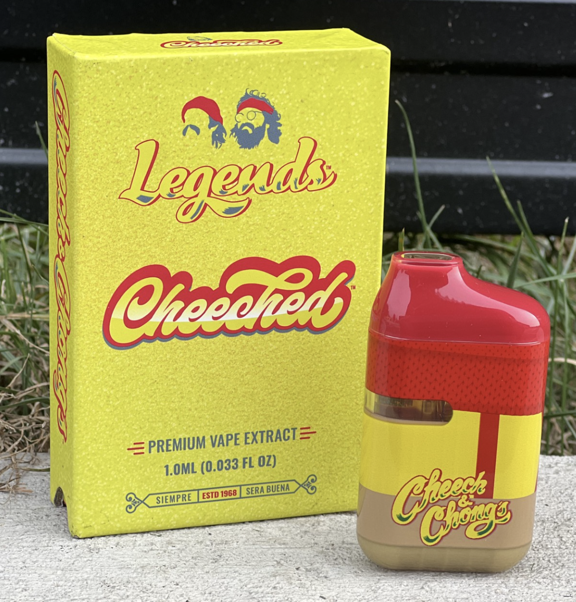 Photograph of product: LEGENDS CHEECHED TROPICAL TRAINWRECK RECHARGEABLE DISPOSABLE 1G