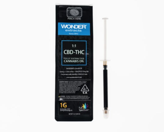 Photograph of product: Wonder Extracts- 1:1 CBD-TH-oui Oui'd Oil
