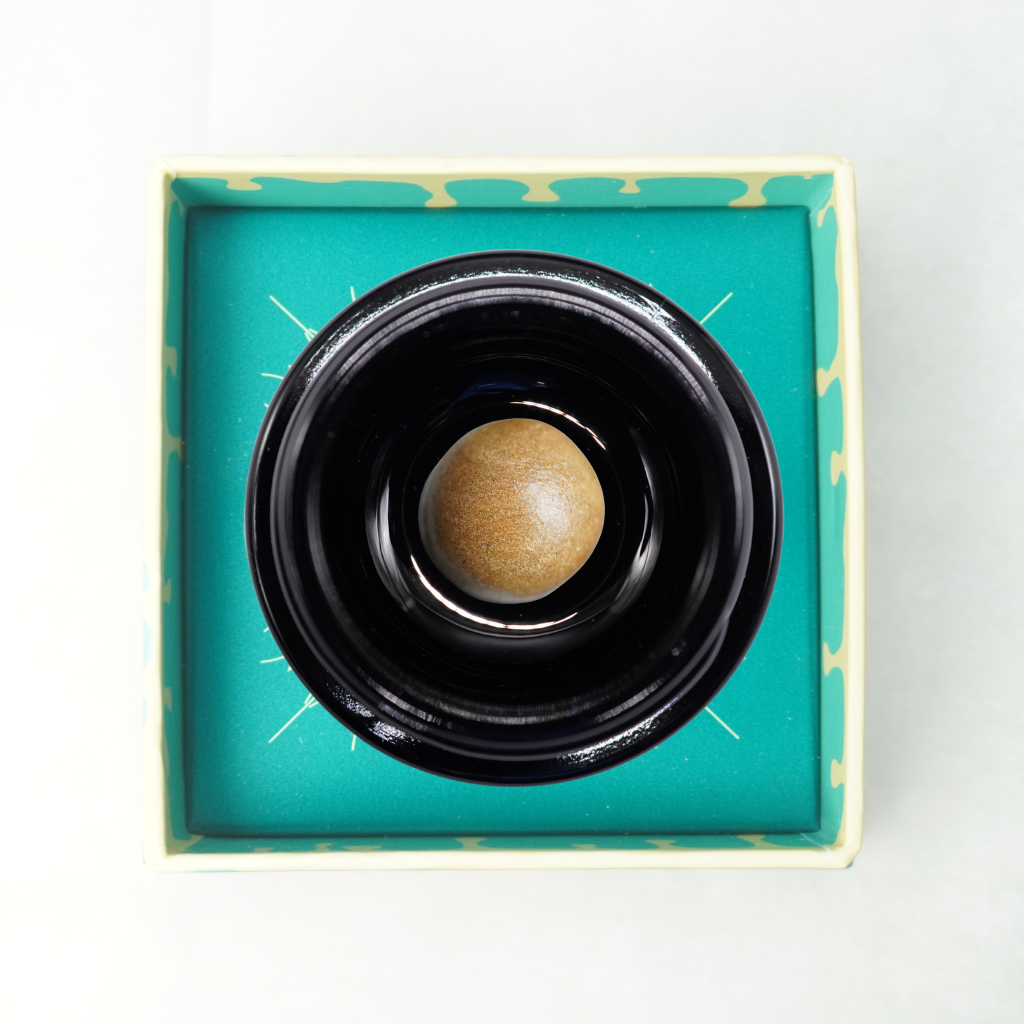 Photograph of product: Bountiful Farms | Guava Banger Live au chocolat Temple Ball | 1g