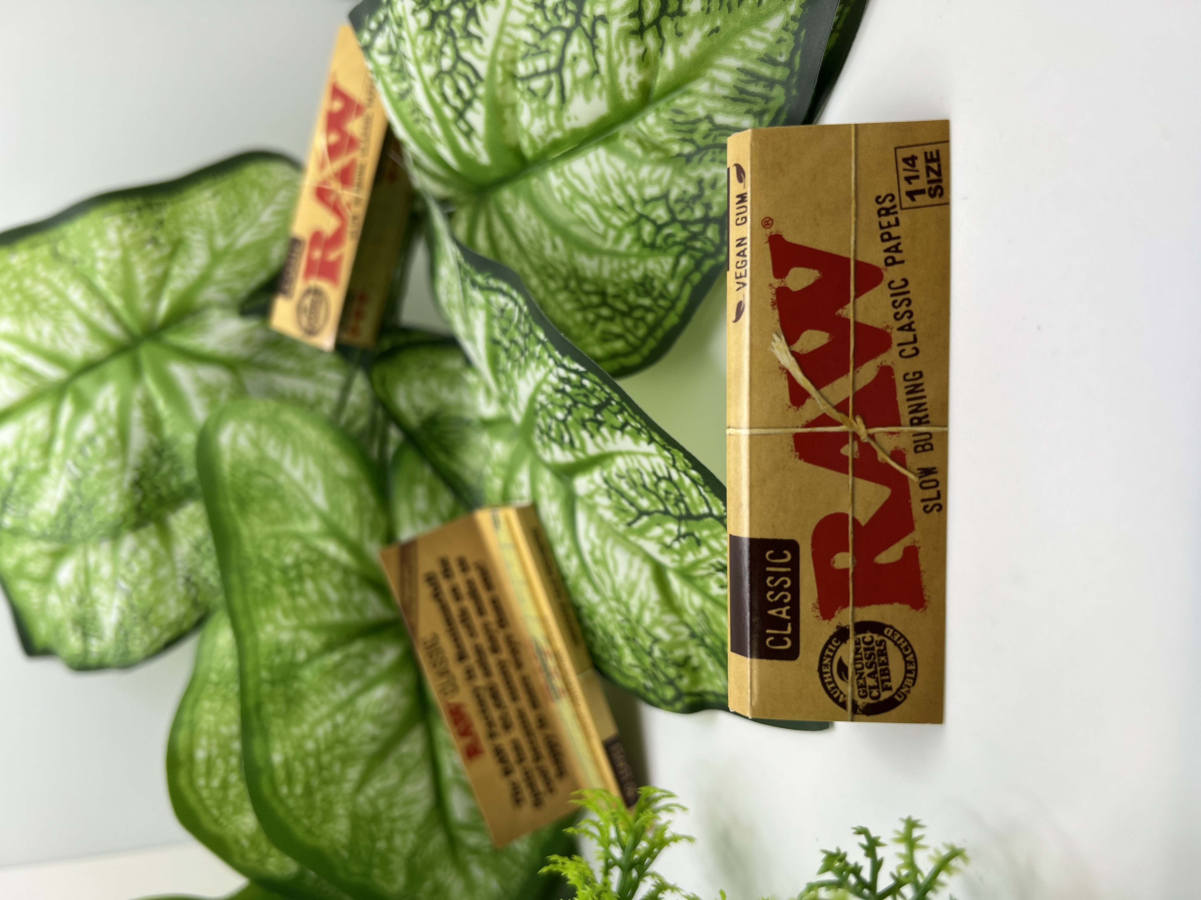 Photograph of product: RAW - Classic Papers