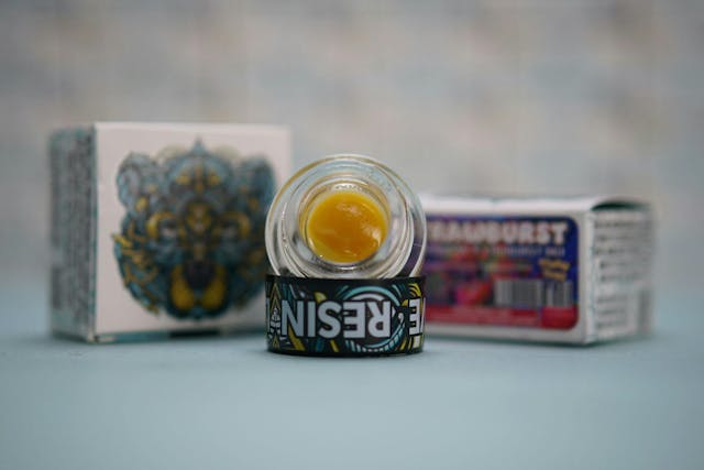 Photograph of product: Strawburst | 1g Live Resin Diamonds - 