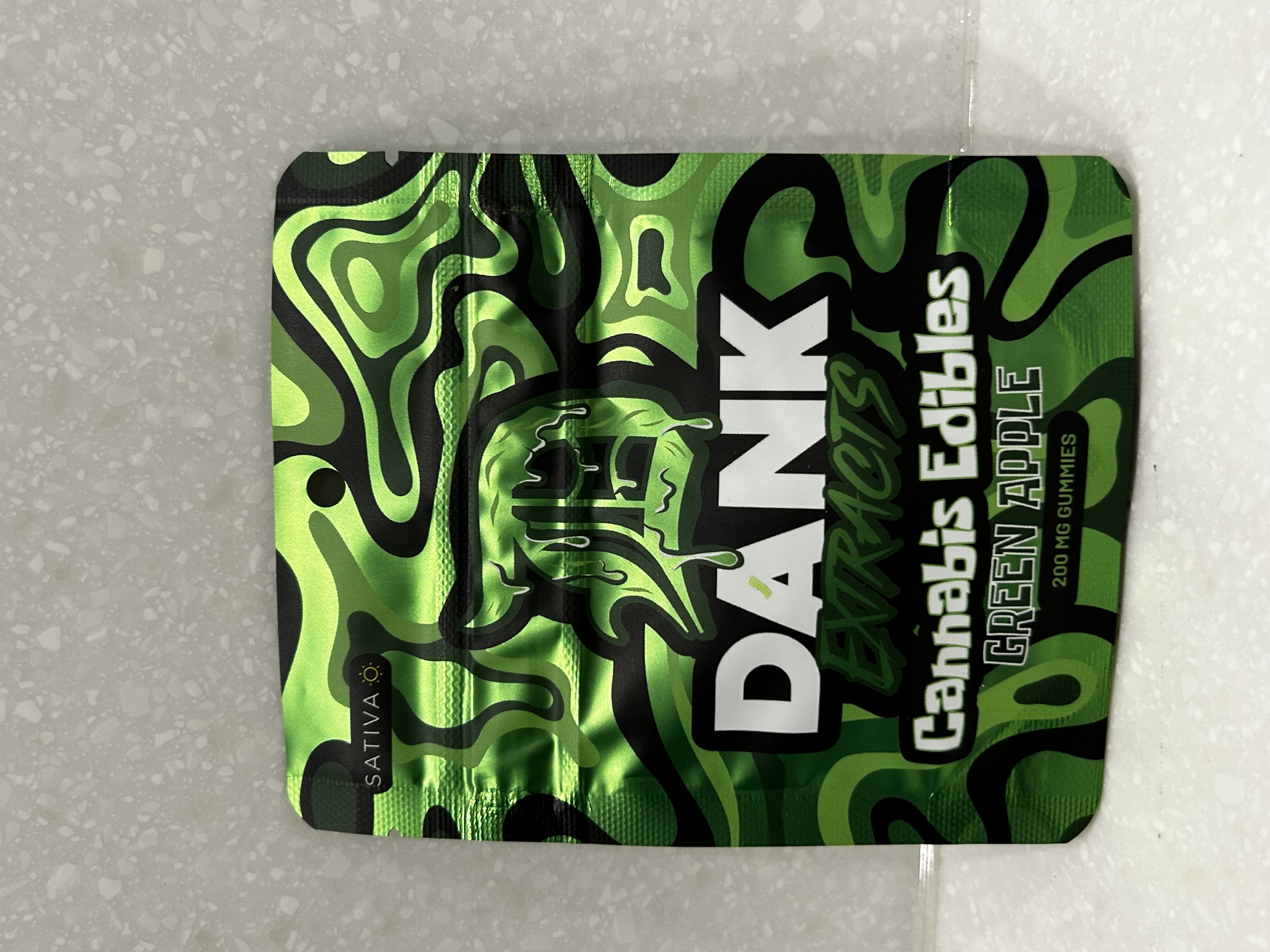 Photograph of product: Dank | Gummies | Green Apple | 200mg