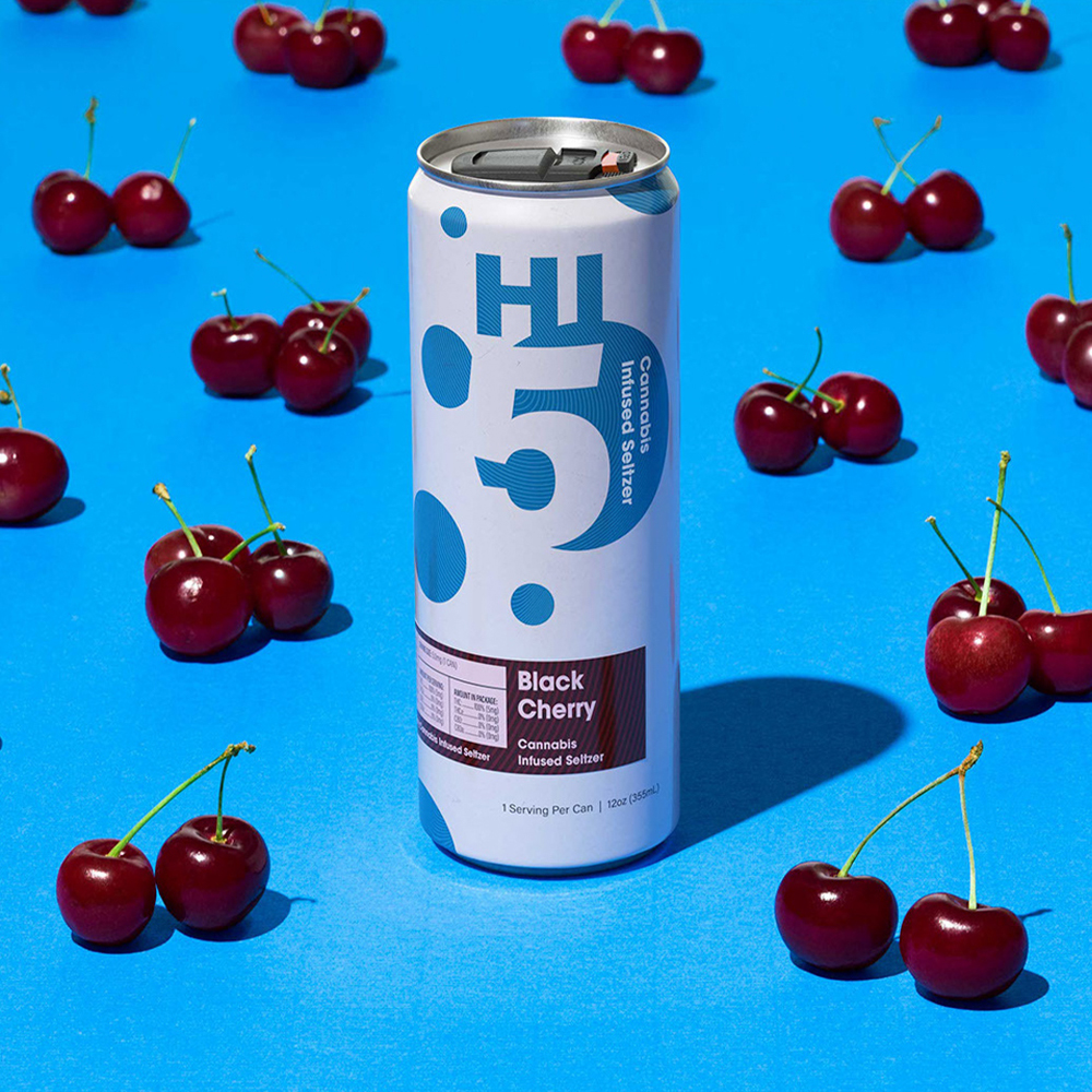 Photograph of product: Black Cherry Seltzer (4pk)