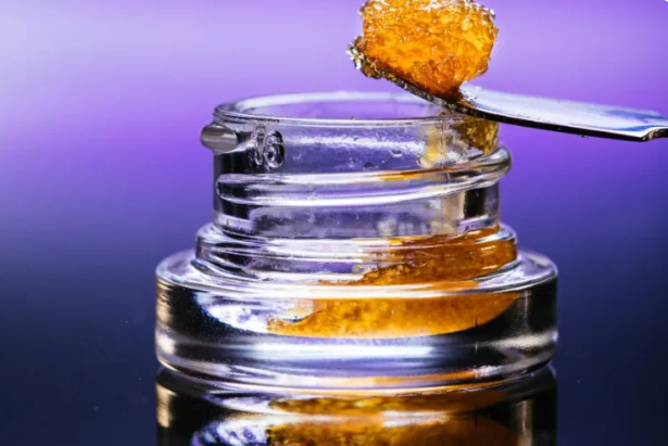 Photograph of product: Happy Dab | Strawberries & Cream Cured Resin