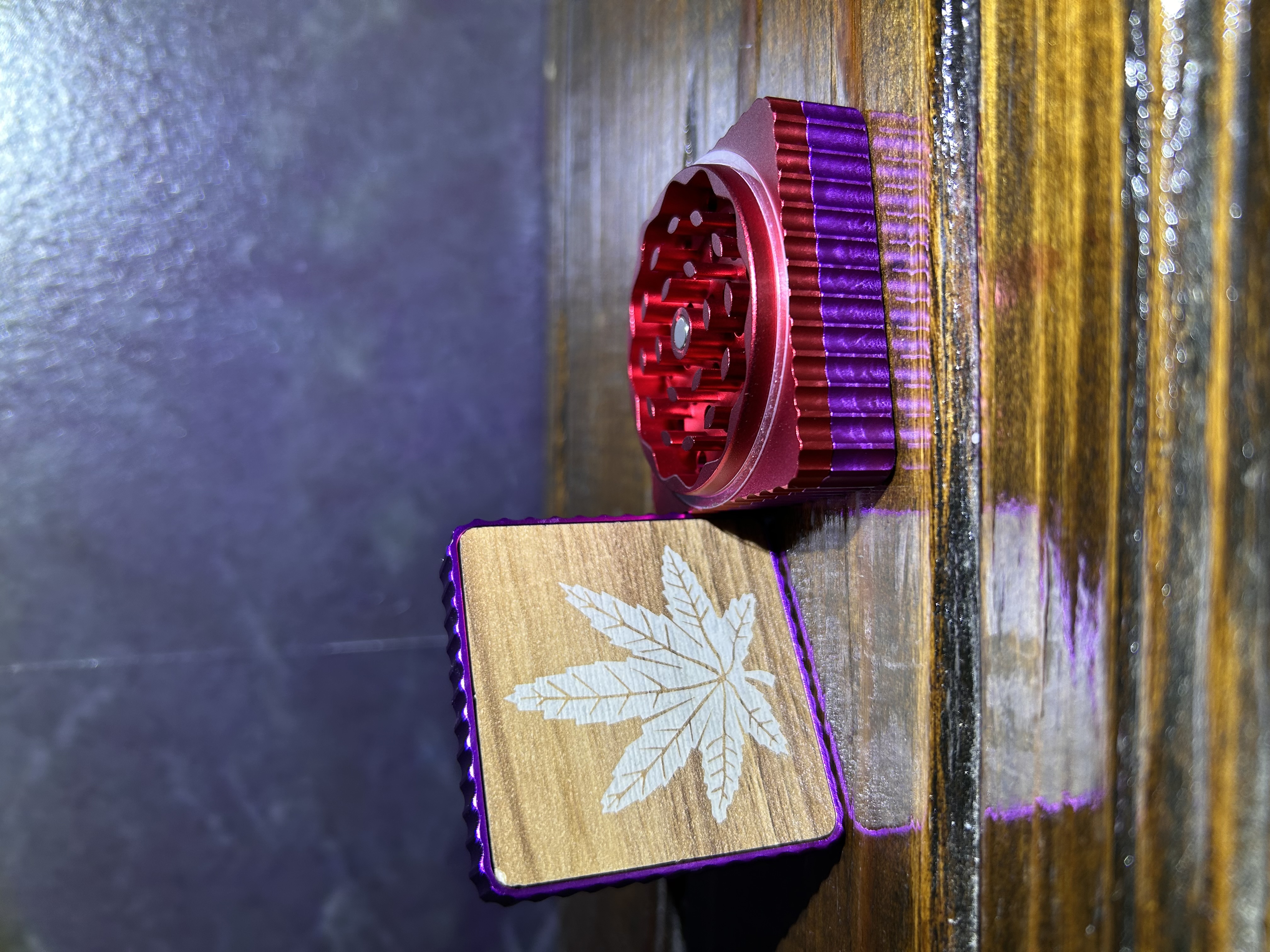 Photograph of product: Hemp Leaf Square Griner