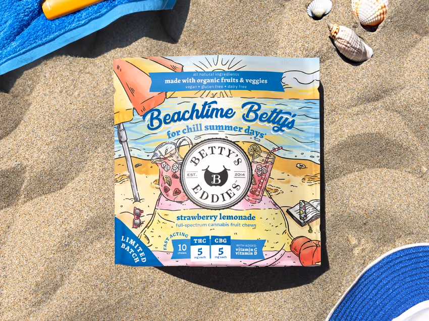 Photograph of product: Betty's Eddies - Beachtime Chill Fruit Chews 50mg - Strawberry Lemonade