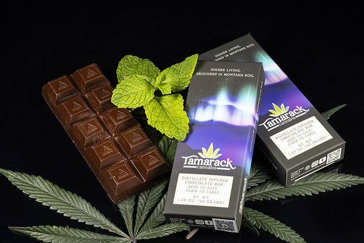 Photograph of product: TH-oui Mint Dark Chocolate Bar