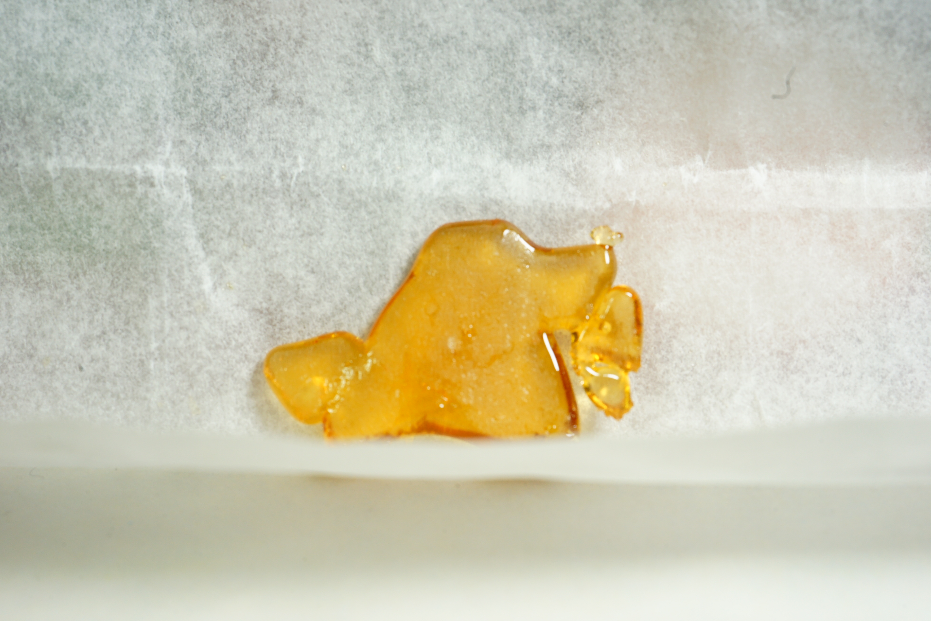 Photograph of product: Kush Masters Shatter - Cloudy Daze