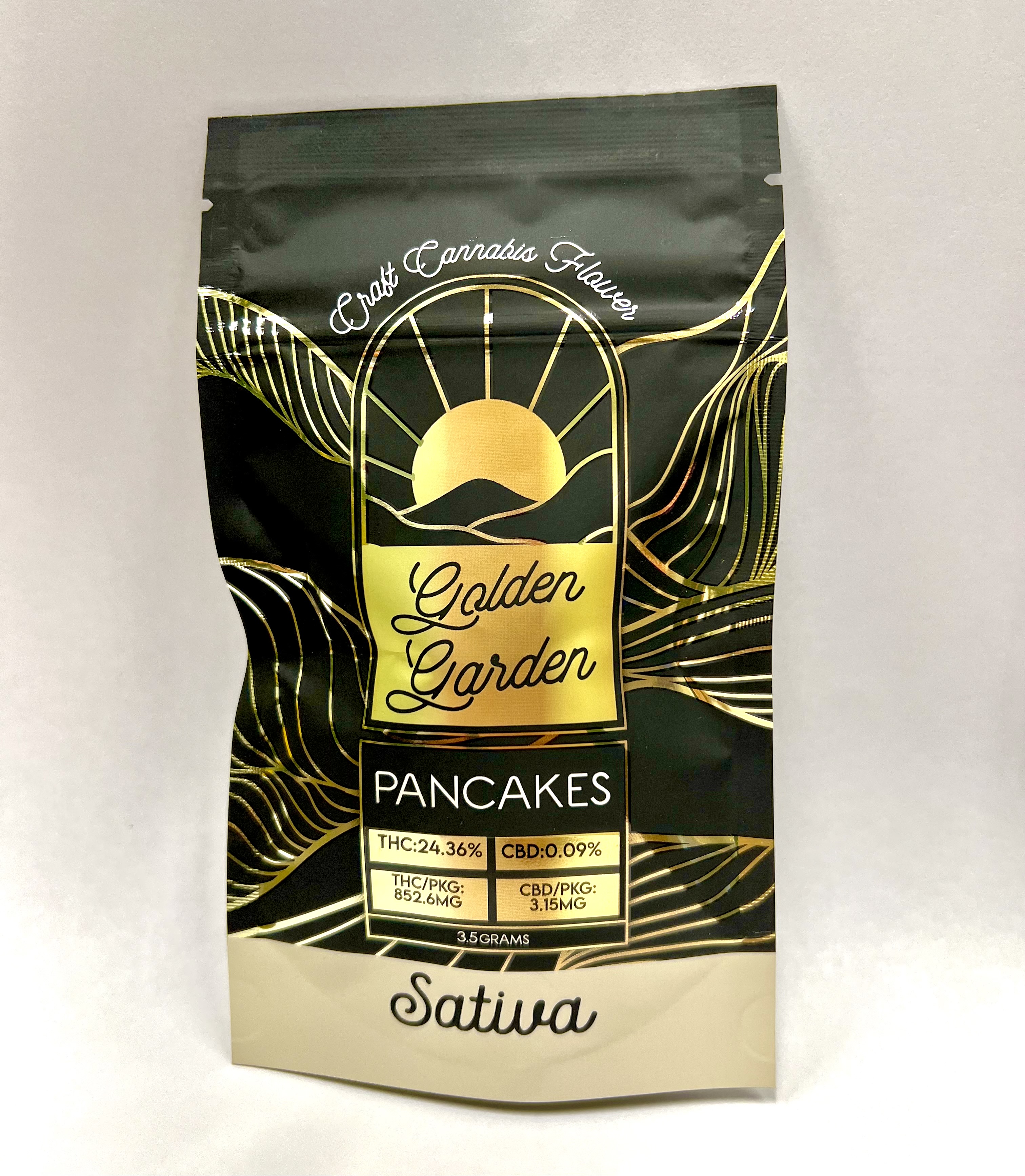 Photograph of product: Golden Garden Pancakes Oui'd Light Assisted Flower - 3.5g