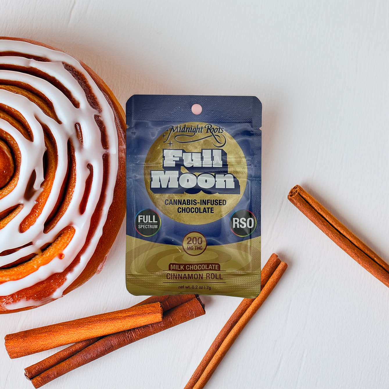 Photograph of product: Cinnamon Roll Milk Chocolate RSO Full Moon 200mg