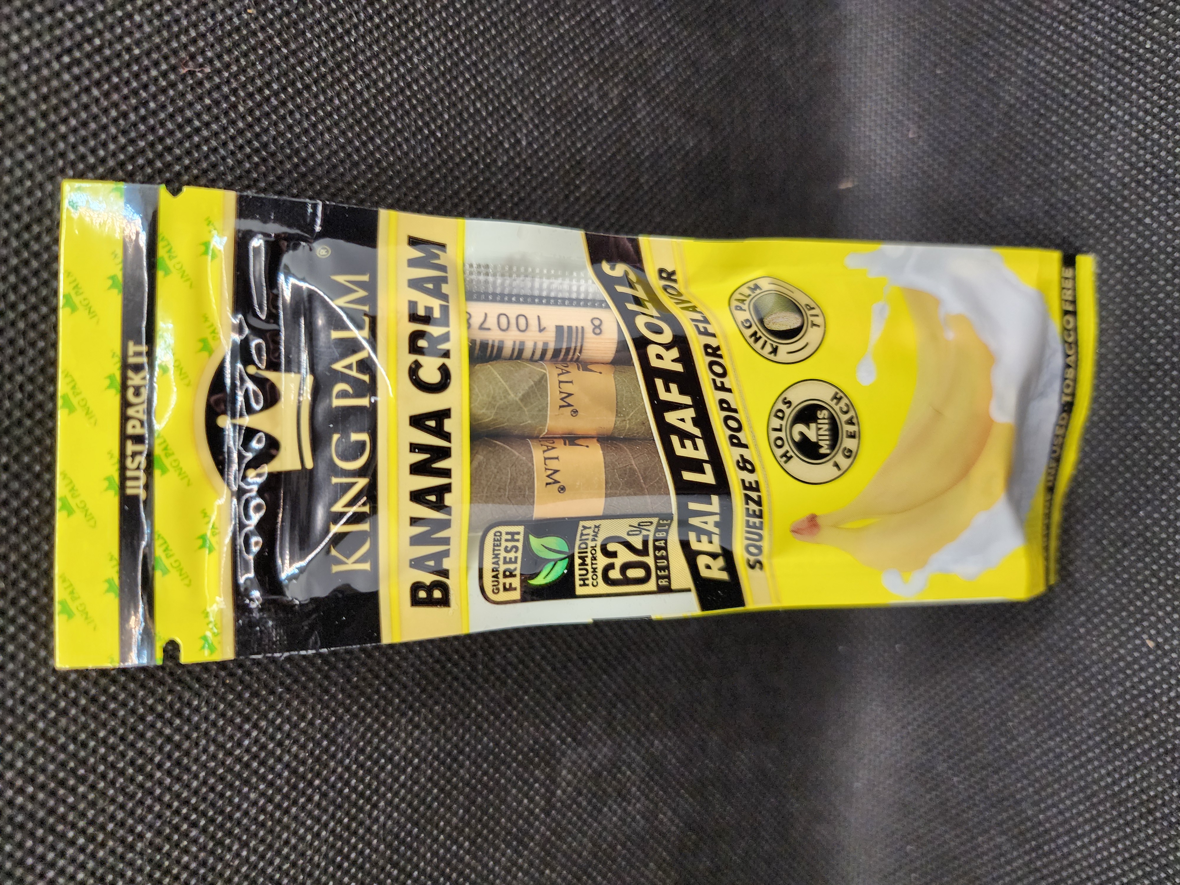 Photograph of product: King Palm 2pk Mini Banana Cream