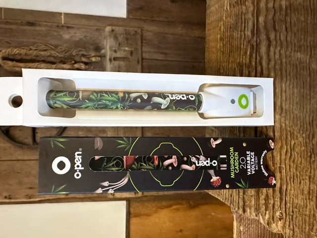 Photograph of product: O.pen Mushroom Garden 2.0 variable voltage battery