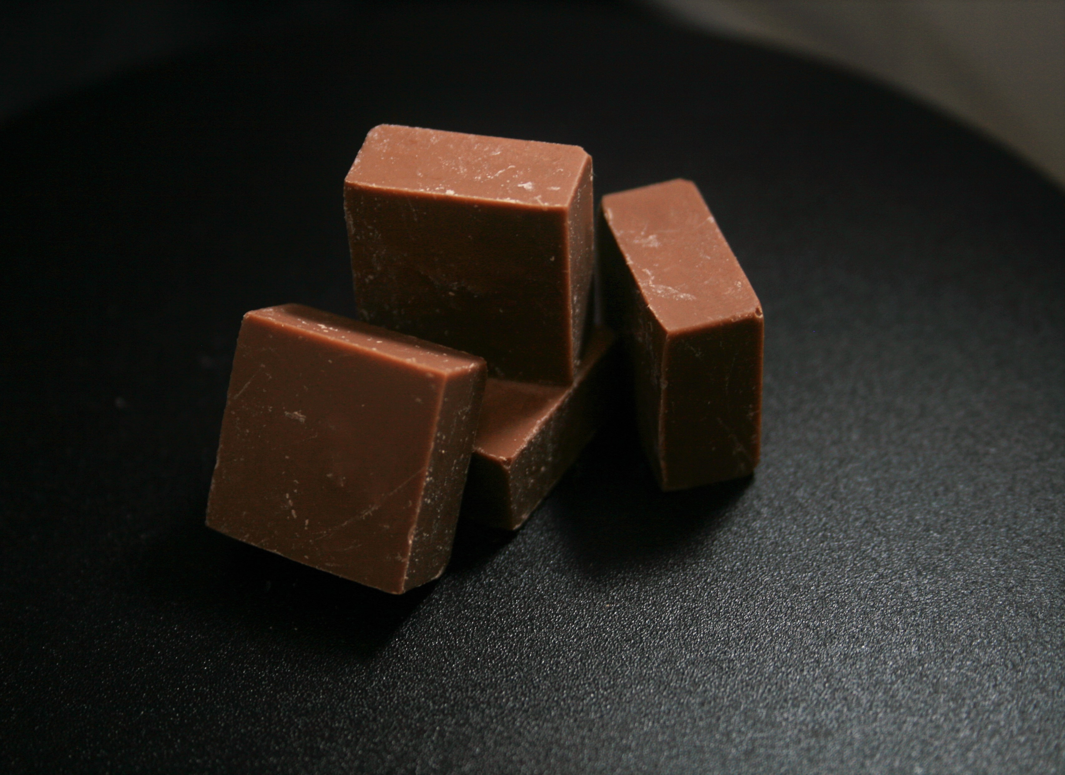 Photograph of product: Milk Chocolate Rosin Squares(10 pack)