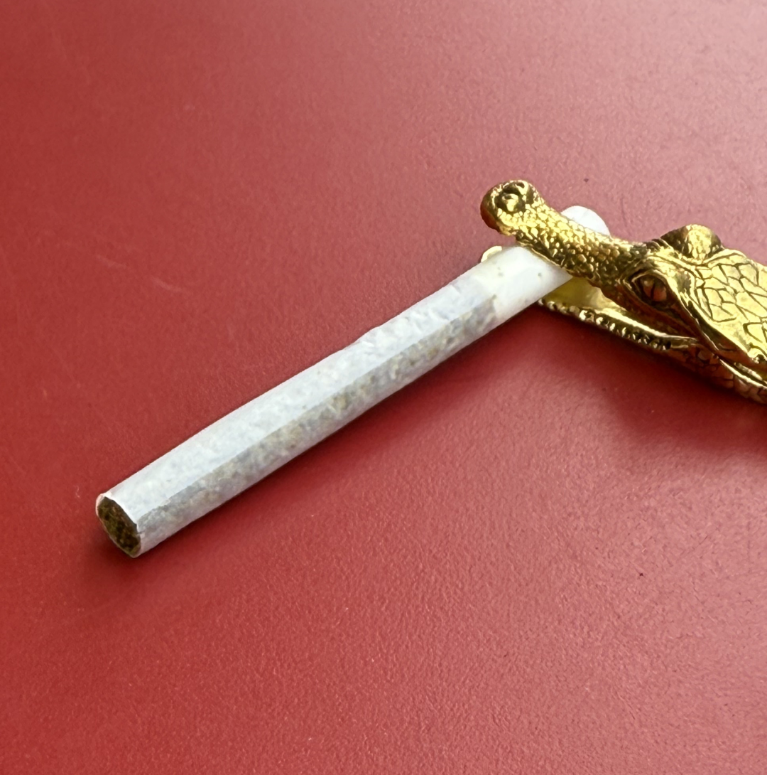 Photograph of product: Crocodile Roach Clip