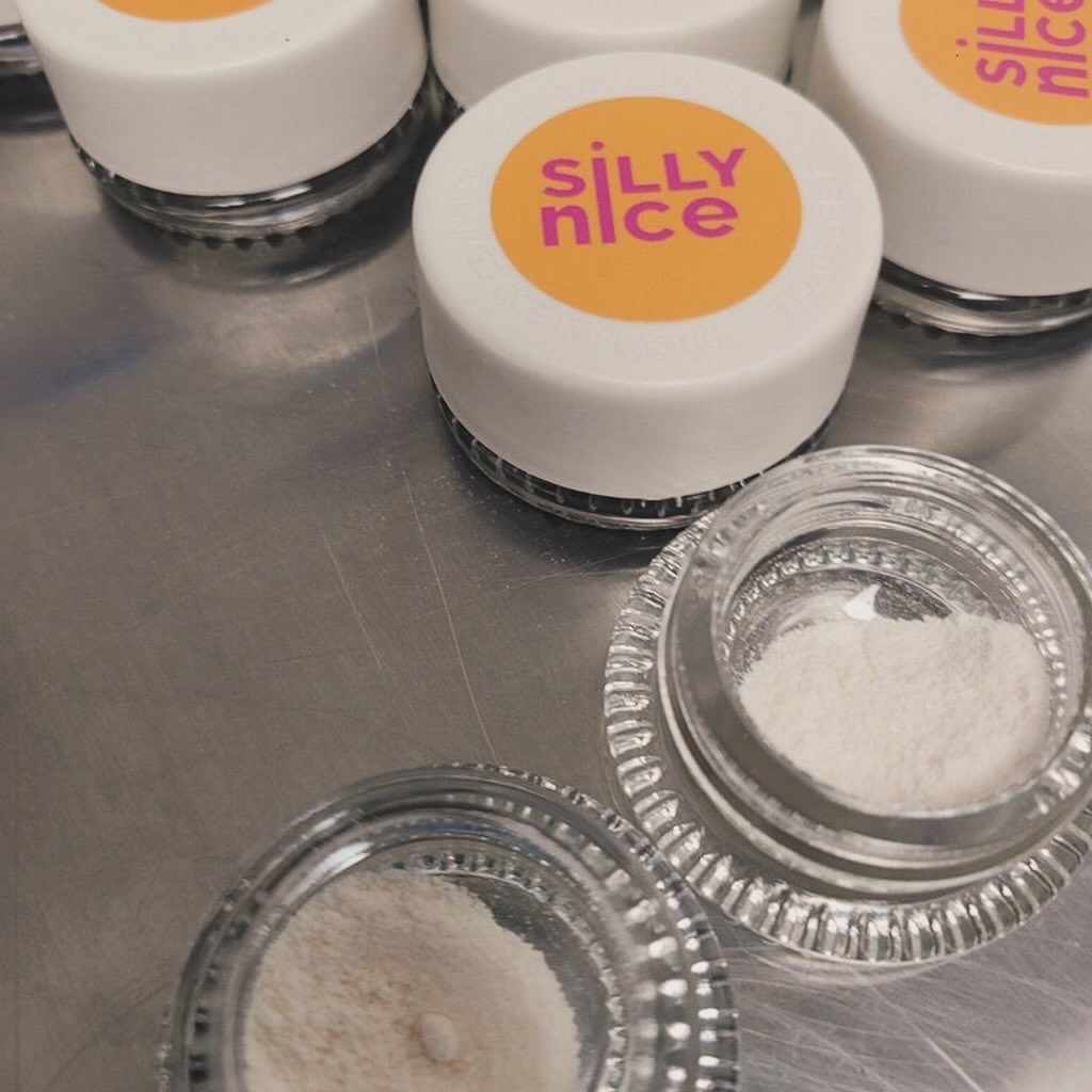 Photograph of product: SiLLY NiCE - Diamond Powder
