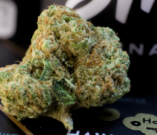 Photograph of product: Honolulu Strange Flower | 3.5g - Smyth Oui'd