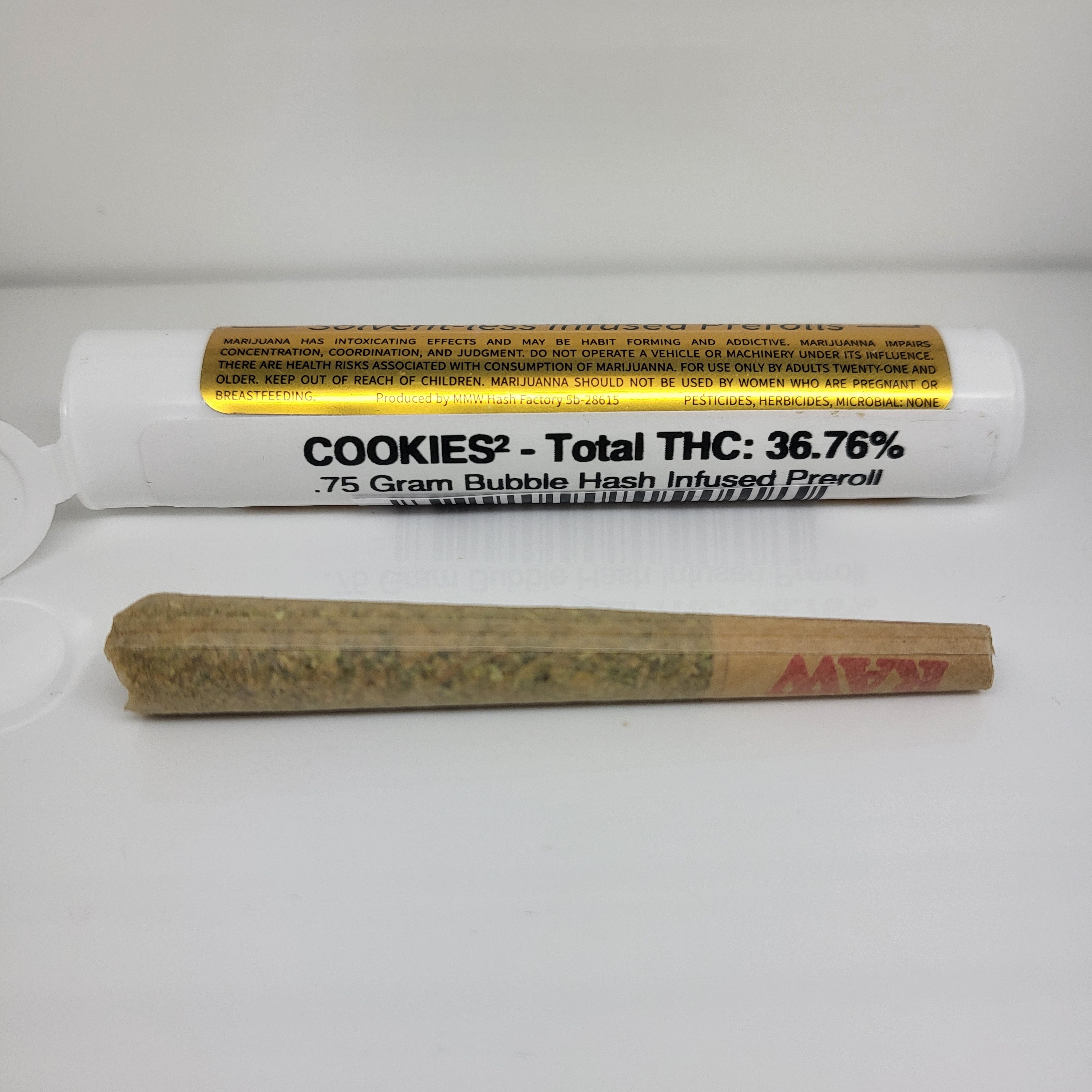 Photograph of product: Cookies 0.75g Bubble au chocolat Infused Joint 36.76% TH-oui by MMW au chocolat Factory