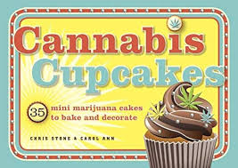 Photograph of product: Oui'd Cupcakes (Paperback)