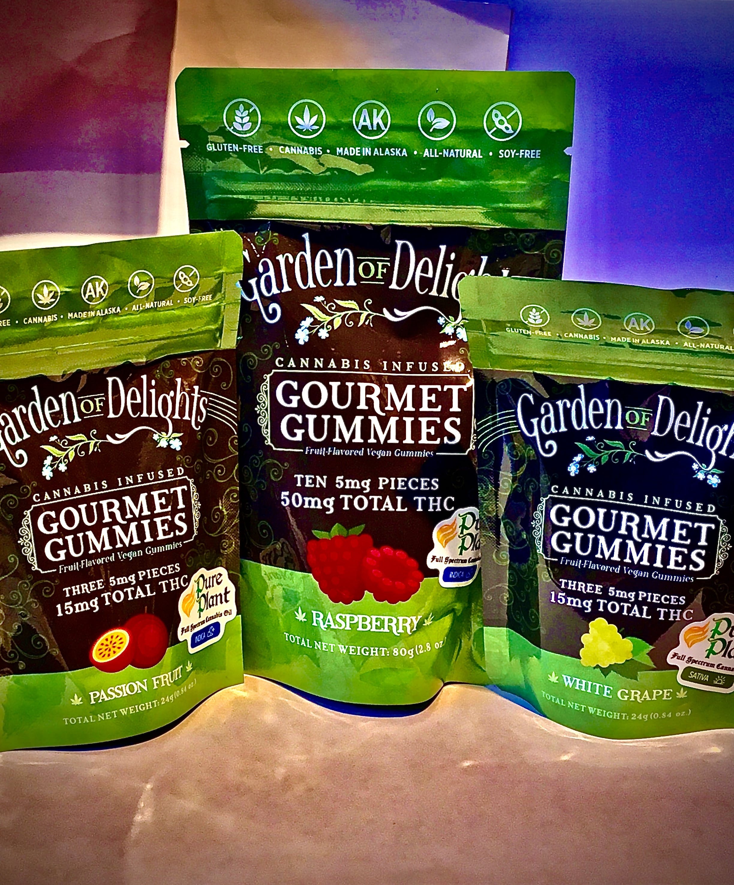 Photograph of product: Gumdrops White Grape Oui'd Gummies (100mg TH-oui,100mg CBD)