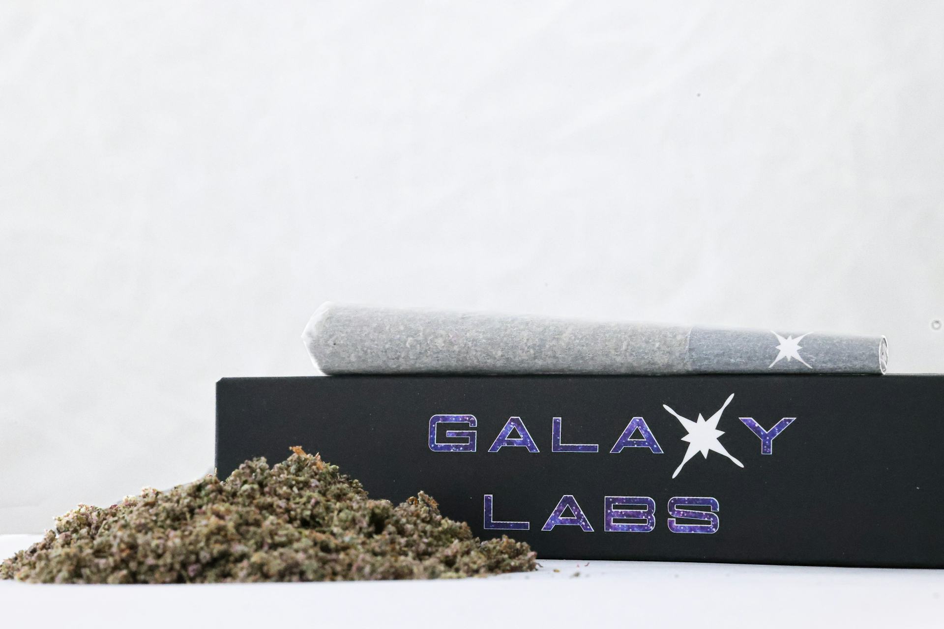 Photograph of product: Grape Pie 4 | 1g | Single Pre-Roll | Galaxy Labs