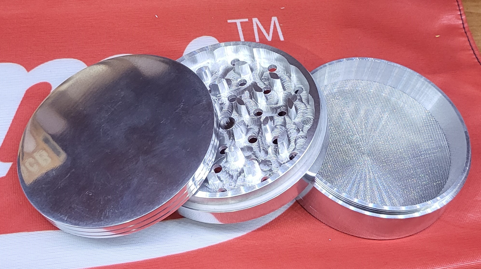 Photograph of product: 100mm Silver Metal Grinder