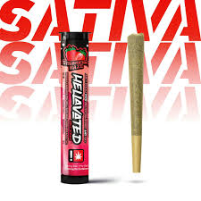 Photograph of product: HELLAVATED | JUICY STICKZ | STRAWBERRY HAZE