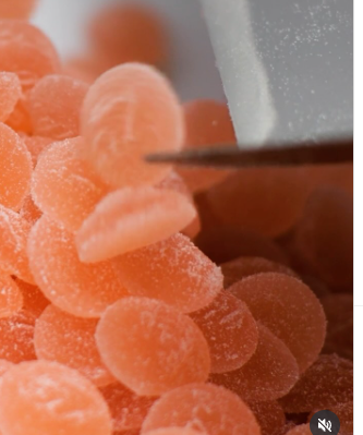 Photograph of product: Sunburst Peach (Oui'd) | Choice | Gummies | 200mg