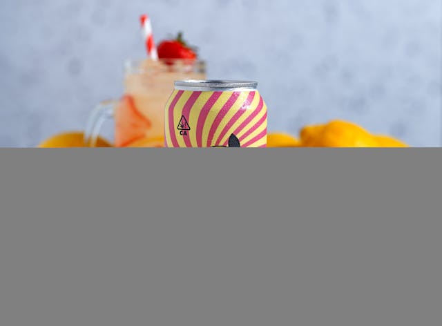 Photograph of product: Hundo Original Strawberry Lemonade (100mg) - 