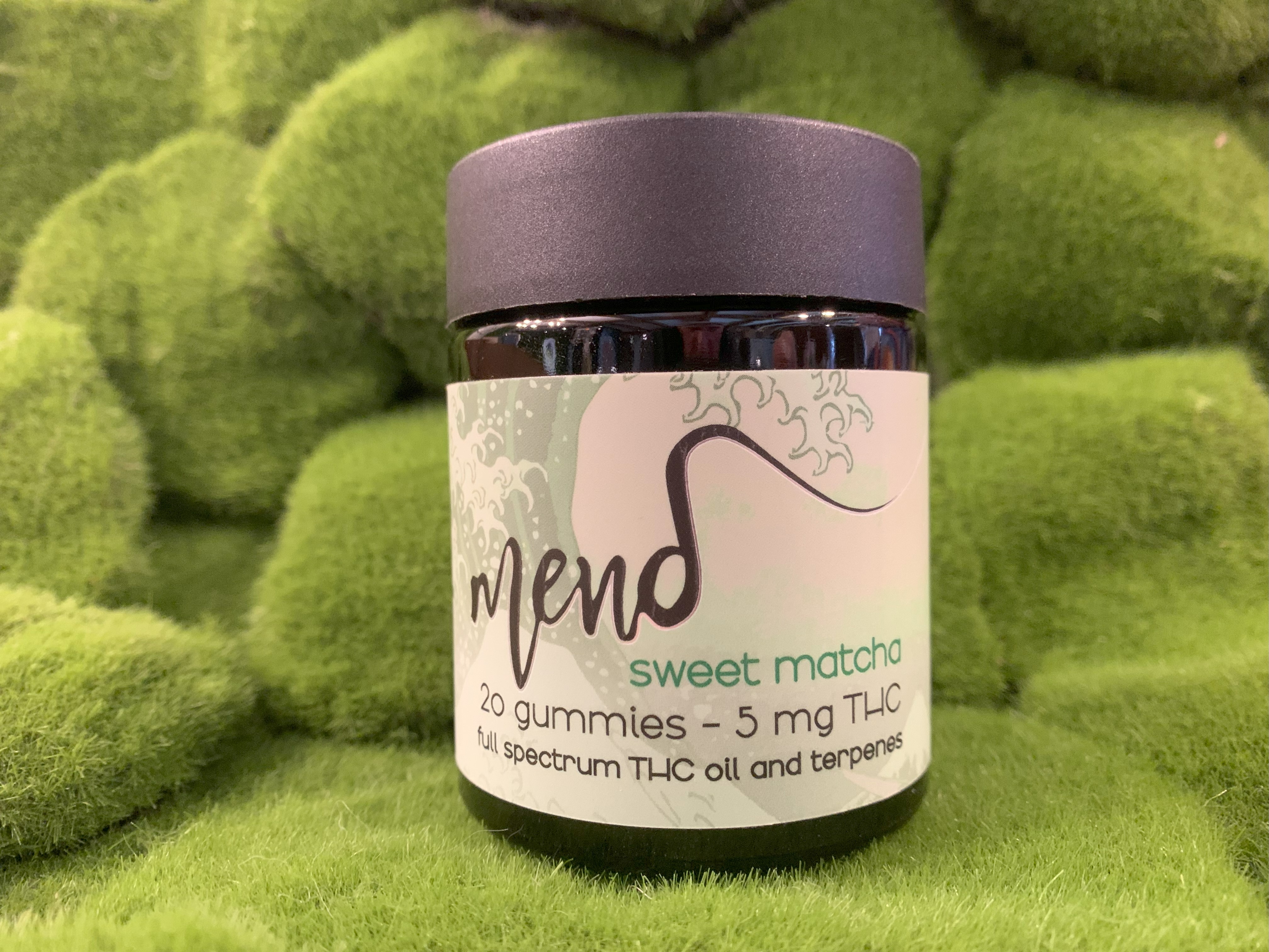 Photograph of product: 100mg Edible Pack | Sweet Matcha Gummies | Mend