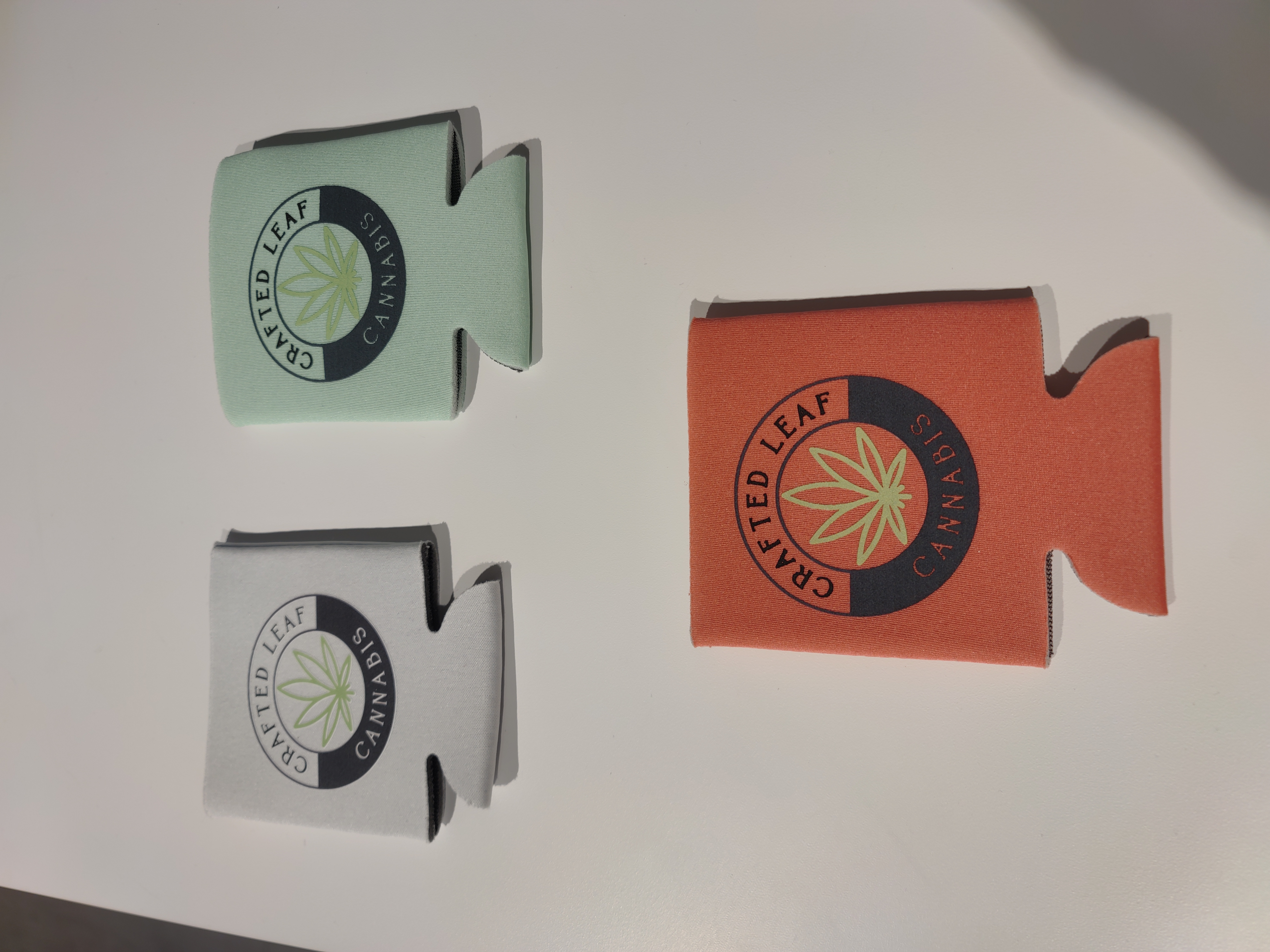 Photograph of product: Crafted Leaf Can Coozy