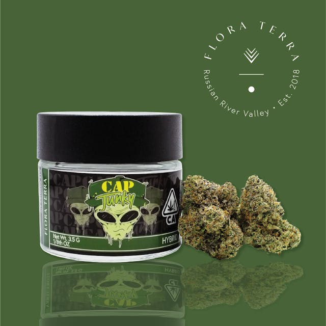 Photograph of product: *Promo Cap Junky 3.5g*Must buy 2 Flora Terra 3.5g to receive 1 promo item* - 