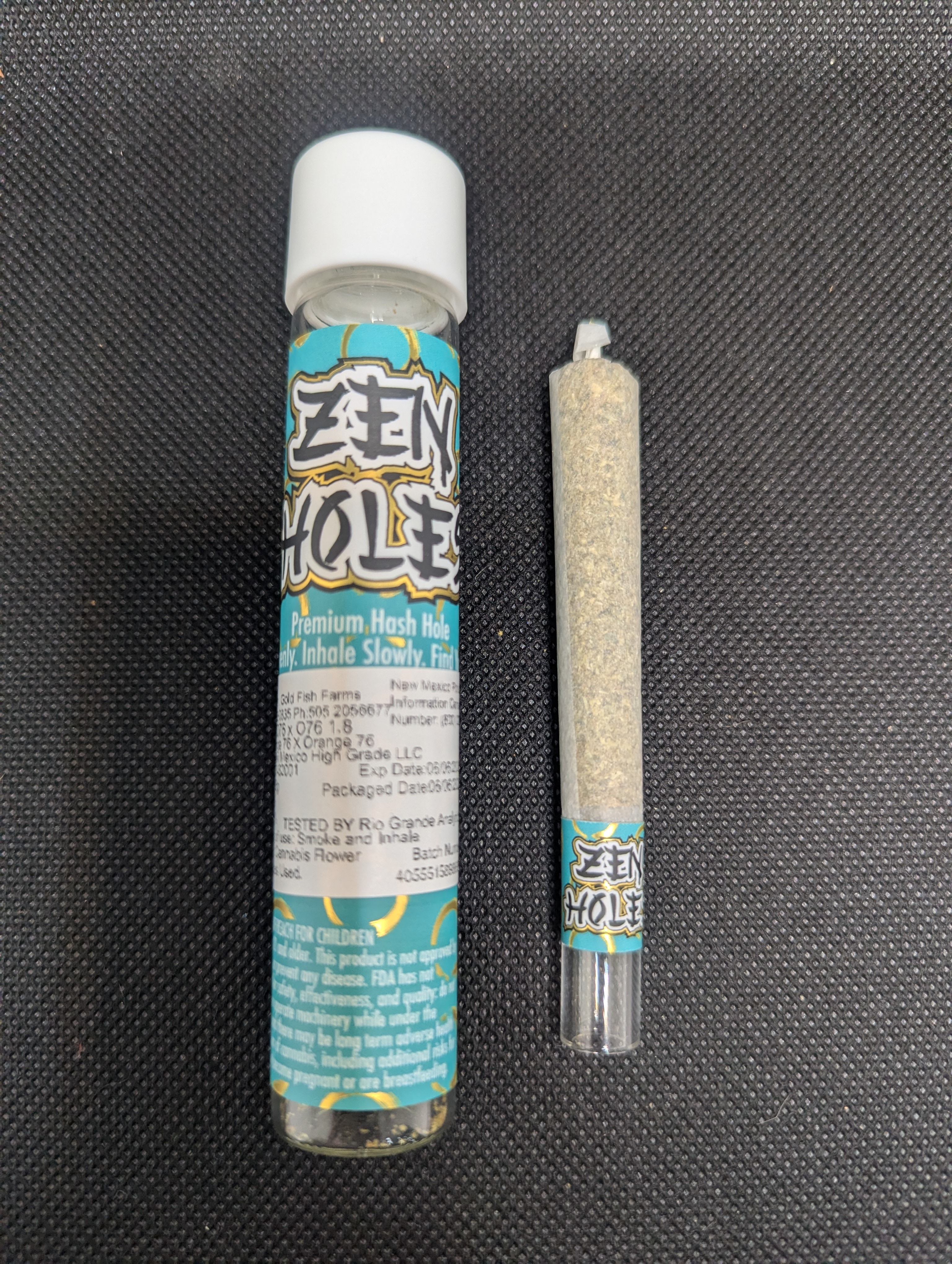 Photograph of product: ZENHole SG/HCH Infused au chocolat Joint 1.25g