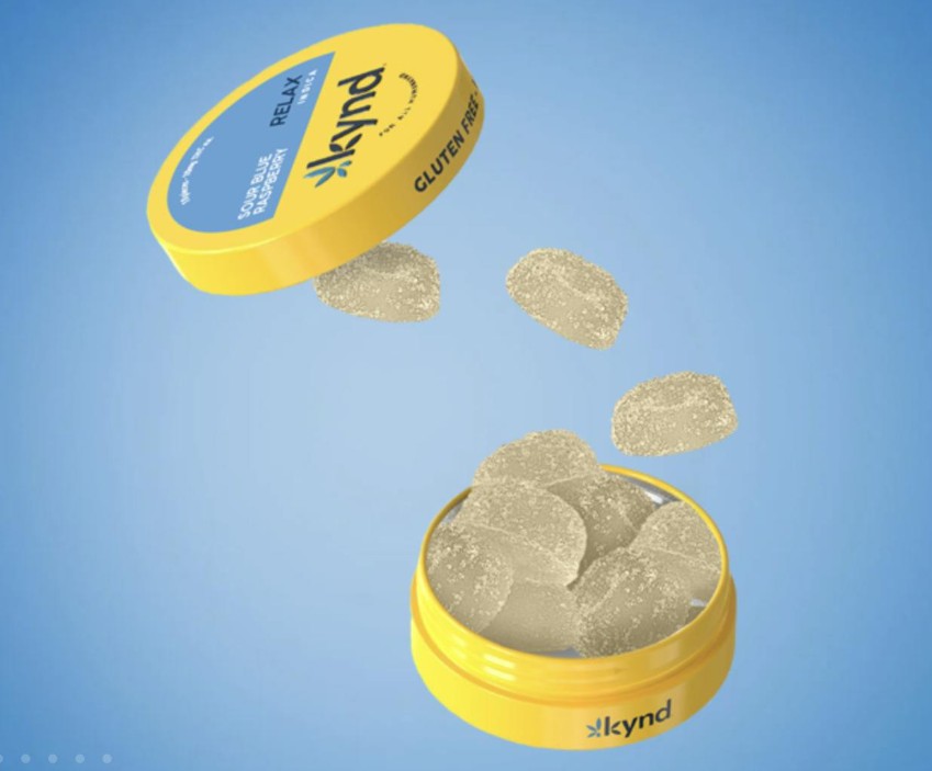 Photograph of product: Relax - Sour Blue Raspberry | Gummies | 100mg | Oui'd