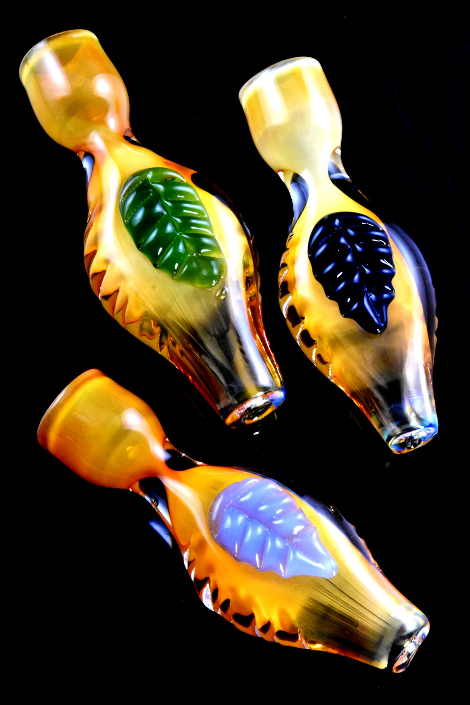 Photograph of product: 3.5" GOLD FUMED COLOR CHANGING LEAF GLASS CHILLUM