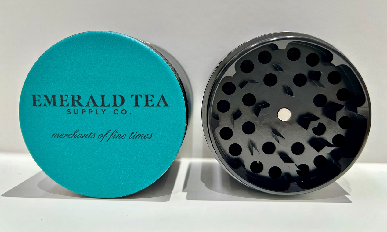 Photograph of product: Emerald Crush Oui'd Grinders