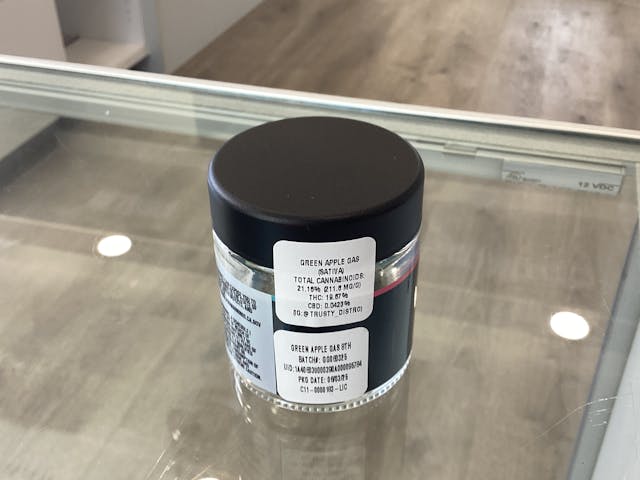 Photograph of product: Green apple gas 8th - 