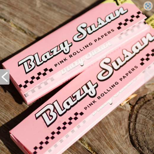 Photograph of product: Blazy Susan Pink Rolling Papers 1 1/4 Size
