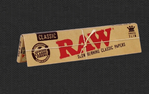 Photograph of product: RAW Classic Rolling Papers (32 Leaves)