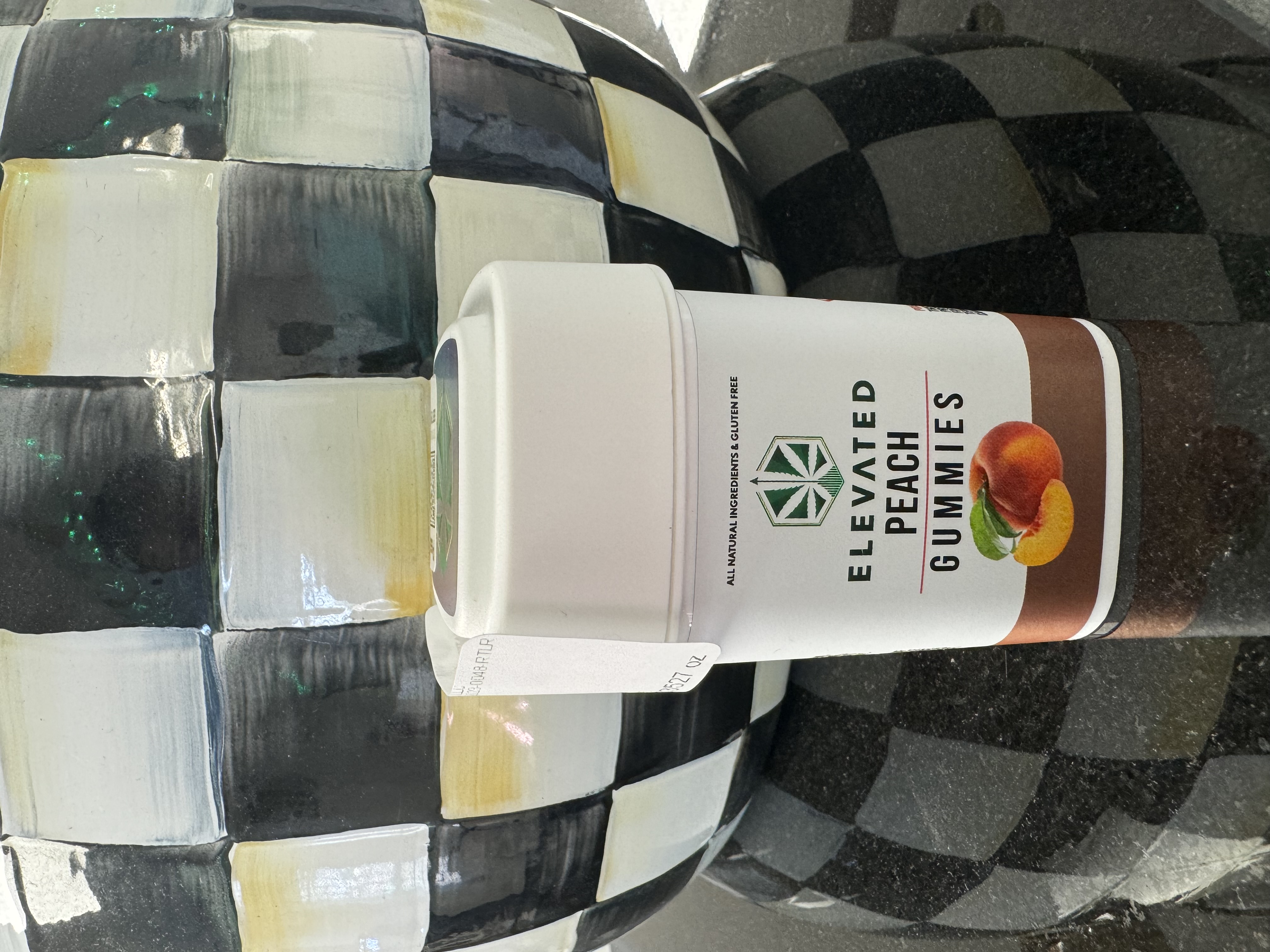 Photograph of product: ELEVATED - PEACH Gummies 100mg (H)