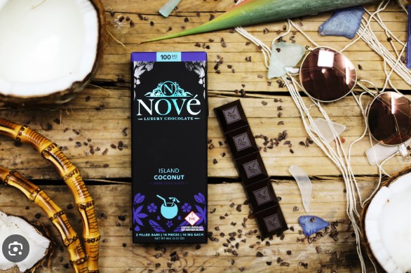 Photograph of product: Nove 100mg Island Coconut Dark Chocolate Bar