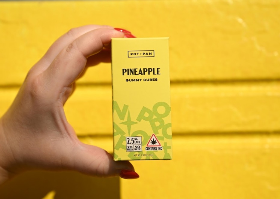 Photograph of product: PINEAPPLE GUMMIES | 20 PCS | 2.5MG