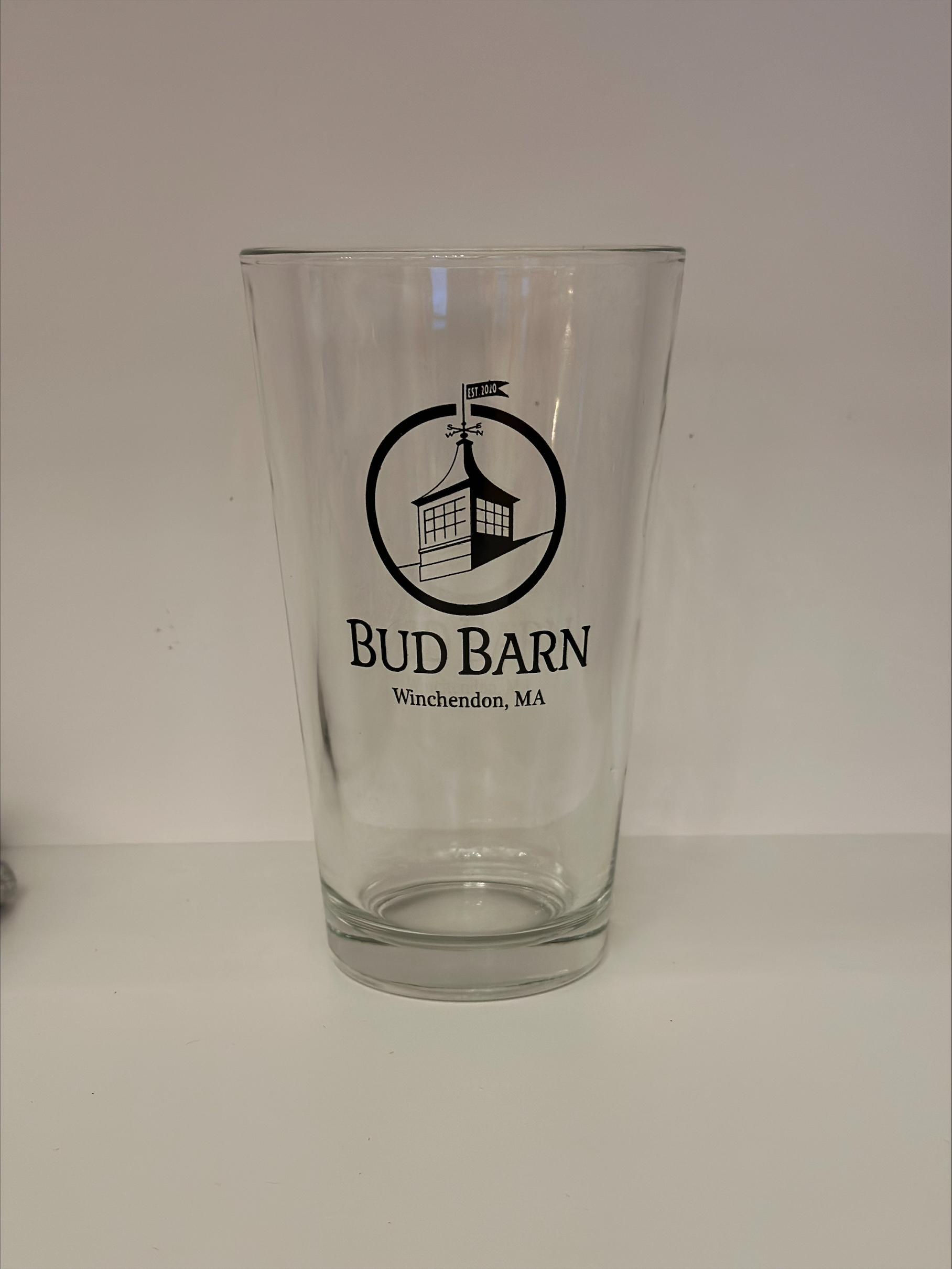 Photograph of product: BudBarn Pint Glass
