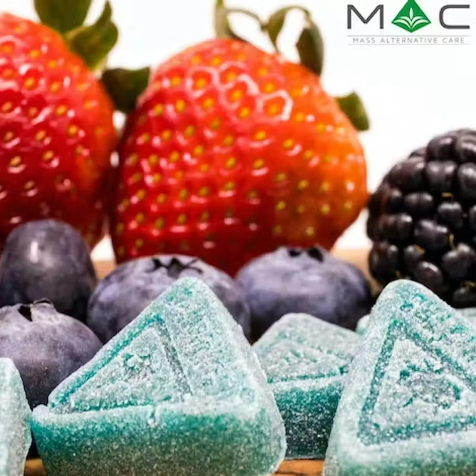 Photograph of product: sMACs | Tripleberry RSO Full Spectrum Gummies | 20pk