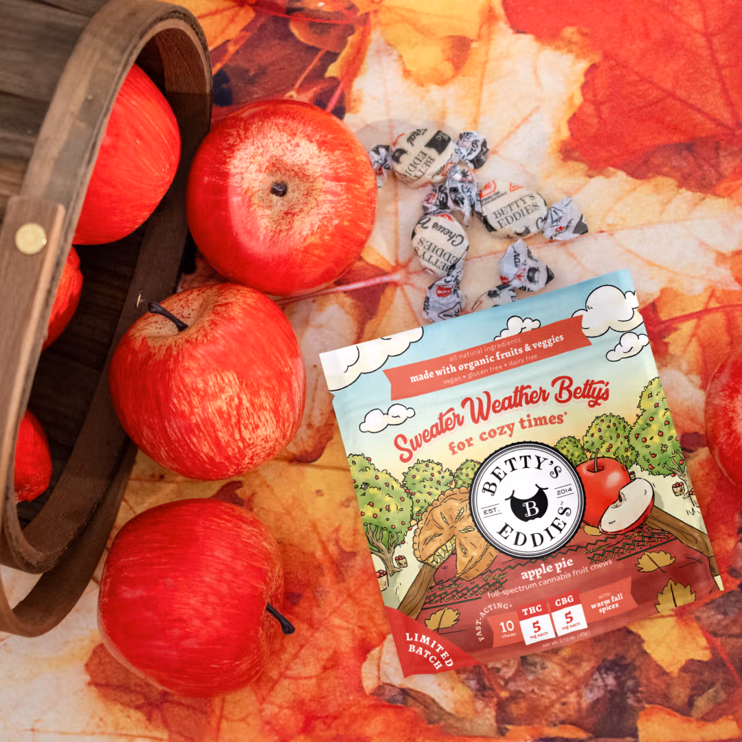 Photograph of product: Chews | Sweater Weather Betty's | Apple Pie | 10pk