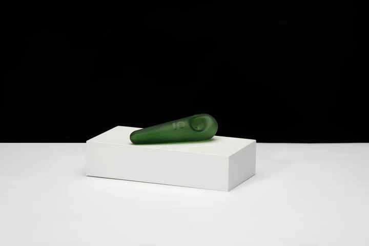 Photograph of product: Frosted Teardrop Spoon Pipe | Green
