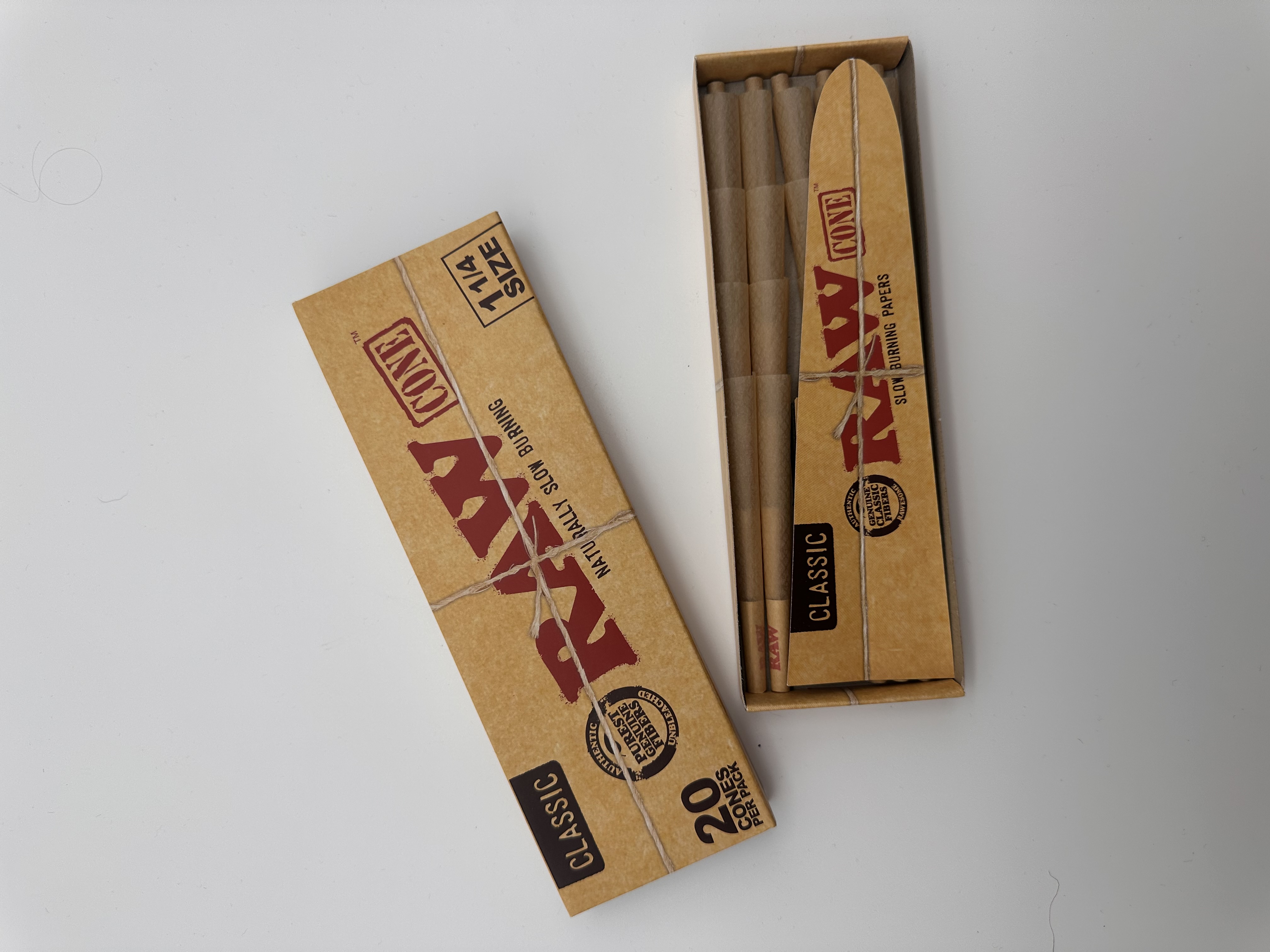 Photograph of product: Raw - Classic Pre Roll Cones - 1 1/4 Size - 20pk